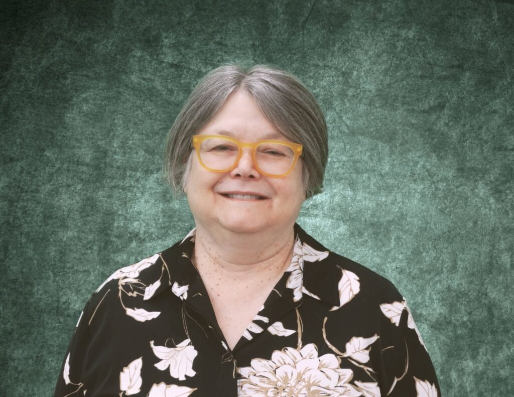 Praise Service Coordinator Pam Weinelt
